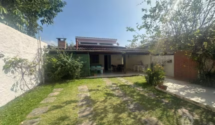 Casa com 4 dormitórios à venda, 160 m² por R$ 795.000 - Centro - Bertioga/SP