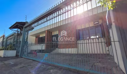 Elegance Imóveis vende casa com 4 dormitórios 318m2 2 vagas de garagem lareira piscina Três Figueiras Porto Alegre