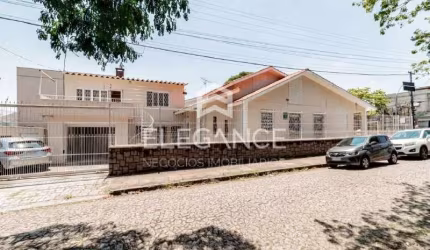 Elegance Imóveis vende casa com 3 dormitórios (2 suítes) 3 vagas box/garagem Pátio Vila Ipiranga Porto Alegre