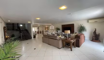 Elegance imóveis vende ótima casa com 466m, 4 dormitórios, 4 suítes sendo uma máster, pátio, piscina, 6 vagas de garagem/box. Comprar R$ 1.500.000,00