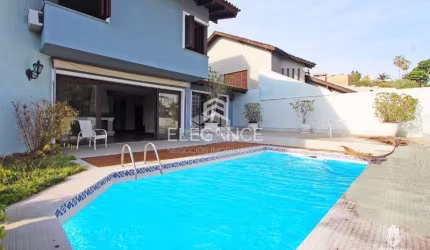 Elegance imóveis vende casa de 430m, 4 dormitórios, 3 suítes, living, piscina churrasqueira, adega e 8 vagas de garagem/box. Comprar R$ 2.400.000,00
