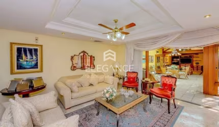 Casa 4 dormitórios 2 suítes 4 vagas box/garagem Chácara das Pedras Porto Alegre finamente mobiliada com pátio Comprar R$ 2.990.000,00 Elegance Imóveis