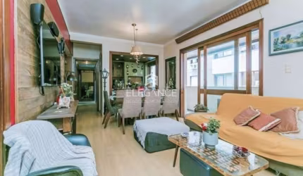 Elegance imóveis vende no Bairro Petrópolis lindo apartamento de 3 dormitórios, 1 suíte com sacada, churrasqueira, dependência e 1 vaga de garagem/box. Porto Alegre.
