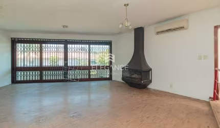 Casa 3 dormitorios, suite, lareira, churrasqueira, lavanderia, patio, Chácara das Pedras, Porto Alegre, Elegance Imoveis