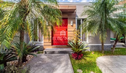 Casa com 3 quartos à venda na Rua José Scutari, 218, Passo da Areia, Porto Alegre por R$ 899.000