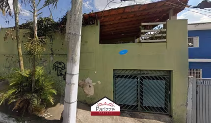 Casa na Vila Amália 3 dormitórios 5 vagas!