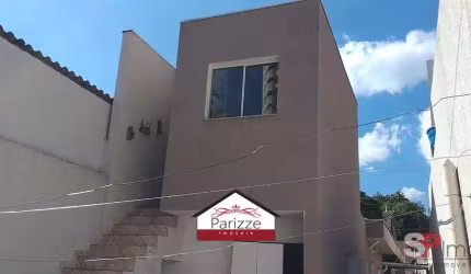 Casa Térrea na Santa Teresinha c/ 2 vagas!