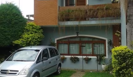 Casa assobradada no Jd. Virginia Bianca 3 vagas!