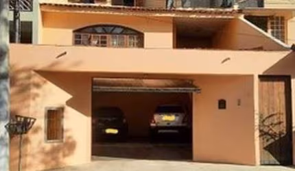 Sobrado no Horto Florestal 3 suites 3 vagas!