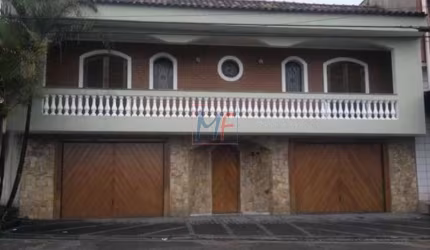Casa no Jardim Iva de 430 m² a.u.,  3 quartos (1 suíte), sala, cozinha, sótão, quintal, 5 vagas, churrasqueira e hidromassagem. REF 16.379