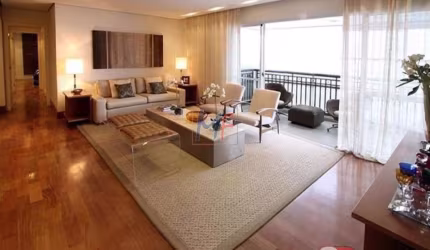 REF: 16.531 - Lindo apto ao lado do metrô Moema no bairro Cidade Monções, de 180 m² a.u.,  3 suítes, varanda, sala, cozinha, 3 vagas e Lazer.