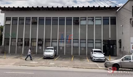 REF 16.725 - Excelente prédio comercial à venda no Pari (Zona Norte), com 1.545 m² a.u. , varias salas, banheiros  , galpão e 8 vagas. ZEMP.