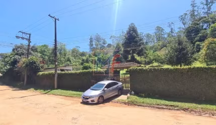 Excelente  Chácara localizada no bairro Ouro Fino. , com 222m² área útil, 22.000  m²  de terreno, 2 dorms, sala, cozinha  e vagas. REF 16.790