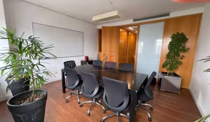 REF 16.883 - Excelente sala comercial na Cidade Monções, 156 m² a.u., 4 salas conjugadas, 5 banheiros, copa, sala de espera e 4 vagas.