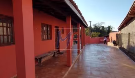 REF 17.045 - Excelente chácara em cond. fechado (Ibiúna), 1068m² a.t., 2 casas, espaço de churrasco, piscina,  canil,  8 vagas, aceita permuta.