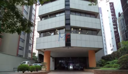 Excelente Conjunto Comercial no bairro Cidade Monções, com área de 319m² de a.u, 4 banheiros e 5 vagas fixas de garagem. REF 17.093