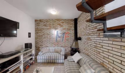 REF: 11.453 Linda casa terreno 260 m², 296 m²  A.C e testada de 10 m² 3 dorms (3 suítes) 2 vagas, Jardim Colombo.
