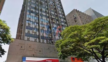 Conjunto Comercial  Jardim Paulistano, com 448m² de a.u, 3 vagas, estando á 500m do Shopping Iguatemi. (REF 12.725)