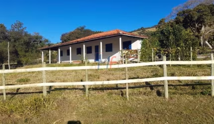 REF 16.809 - Excelente Fazenda de 50 Alqueires, com casa sede e casa de caseiro ,muito pasto e porteira fechada e com 190 cabeças de gado.