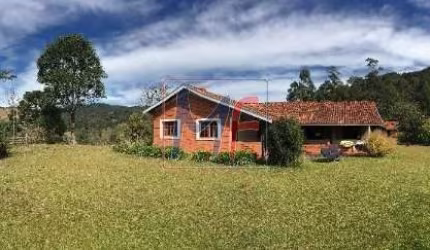 Excelente Fazenda no bairro Centro, 16 alqueires , 387.675 m² terreno, 3 casas construídas e  com fluxo contínuo de água mineral. REF 17.373.