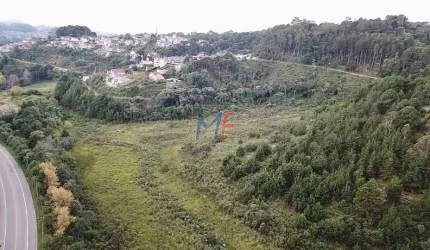 Excelente terreno em Campos do Jordão, 80.000m² a.t., Zoneamento comercial e residencial. Não aceita permuta (REF 17.471)