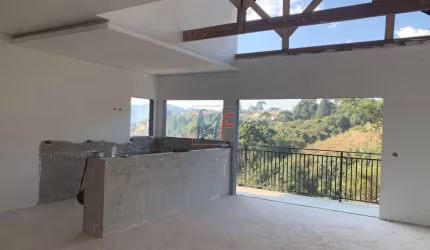 Casa Nova  Vila Paulista Região de Abernessia em Campos do Jordão,  200 m² a.c. e 837 m²  terreno, 3 dorm, (3 suítes), 3 vagas.  REF: 17.699