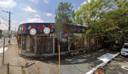 Excelente terreno Morumbi, com 1237 m² de área, Zoneamento ZEU. Testada de 27 m. Aceita 50% em permuta e 50% em dinheiro REF 17.995