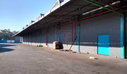 Ótimo Galpão em Cumbica, com 6.000 m², pé direito 9 m, 12 docas , com pátio para caminhões e carretas, muito bem localizado. REF. 10.345