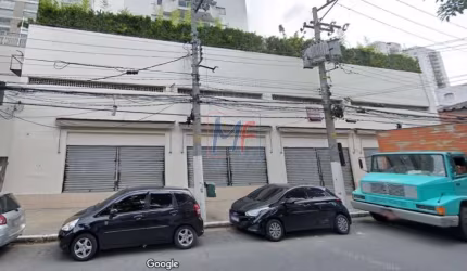 Excelente Loja no Belenzinho, 575 m² a.c, 3.997 m² terreno , 3 frentes sendo 66 m, outra 33m , e  ultima 24 m , zoneamento: ZC  -  (REF 18.436)