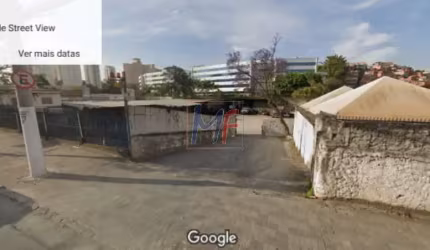 Terreno localizado  bairro da Vila Constança, com 500 m² área construída e 3.900 m² área de terreno. ZONEAMENTO: ZC. REF: 18.542