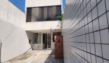 Excelente prédio comercial V.Ré, 396 m² a.c., 340 m² terreno , vestiário,  área de estoque, 6 vagas . ZM. Alugado.  (REF 18.730)