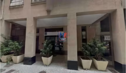 Excelente Prédio Comercial com 6 andares localizado no Centro, com 881 m² a.c., , 206,50 m² terreno. Não aceita permutas! REF: 19.322