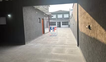Excelente casa em São Vicente/SP, 180m² a.u., 3 dormitórios (1 suíte), sala, cozinha, despensa, lavabo, lavanderia, quintal, churrasqueira, 6 vagas (REF 19.950)