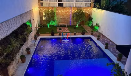 Excelente Casa localizada no bairro da Mooca, com 590 m² área construída, 4 dormitórios (sendo 1 suítes), sala de estar, TV , jantar, varanda, lazer, 4 vagas. REF: 19.968