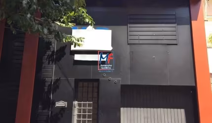 Excelente Casa Comercial localizado no bairro de Perdizes, com 240 m² a.c., 133 m² terreno, testada 7 metros,  7 salas, copa, cozinha, 1 vaga e depósito. REF: 19.880