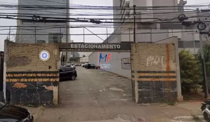 Excelente terreno na Barra Funda - SP,  com 2.897 m²  , 906 m2 a.c., duas testadas, uma de 37m e outra 10 m, plano, Zoneamento ZM. Estuda permutas.  (REF 19.552)