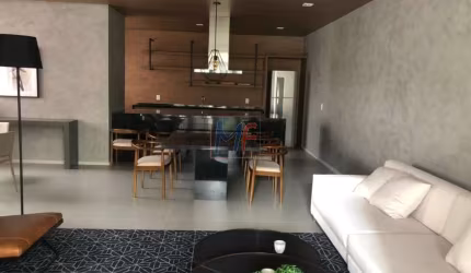 Excelente Apartamento Cobertura localizado no bairro Vila Olímpia, 215 m² de área útil, 3 dorms, sendo 3 suítes e 3 vagas e lazer. REF: 15.432