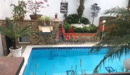 REF. 14.146  Ótima Casa em Condomínio no bairro Park Imperial, 480m² a.t, 335m² a.c. com 4 dorms, sendo 2 suítes, sauna, vaga de garagem.
