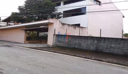 REF: 14.043 - Lindo sobrado no bairro Vila Irmãos Arnoni, com 4 quartos sendo 2 suítes, sala, cozinha, lareira, piscina, 4 vagas, 371 m².