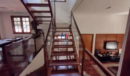Excelente sobrado em cond. fechado em Carapicuíba/SP, com 500m² a.u., 3 dormitórios (3 suítes), sala, cozinha, 2 escritórios, área de serviço, terraço, 4 vagas (REF 20.221)