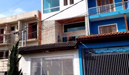 REF: 15.516 - Lindo sobrado em cond. fechado no Jardim Mirna,  220 m² a.u. 3 quartos (1 suíte), churrasqueira, área gourmet, 4 vagas, quintal.