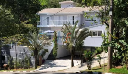 REF: 13.623 - Lindíssima Casa em condominio fechado em  Mairiporã, segurança 24hs, com 4 dorms (2 suítes), área de lazer, 8 vagas, 340 m².