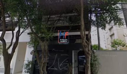 Excelente casa comercial  Jardim Paulista, com 82 m² a.u.,  tereno 240 m2, testada de 6 m, ZEU Zon. Não aceita permutas. Localizado próximo da Av. Paulista (REF 20.261)