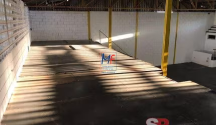 Excelente galpão 500 m² a.u., terreno 423 m2, mezanino, escritório, salão, vestiários masculino e feminino, refeitório e 5 vagas cobertas. Prox. Rua José Rosa (REF 20.336)