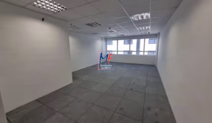 Excelente Sala Comercial localizada em Alphaville, com 93m²  área útil, com piso elevado, forro e lampadas LED , 1 banheiro e 2 vagas de garagem. REF 21.006
