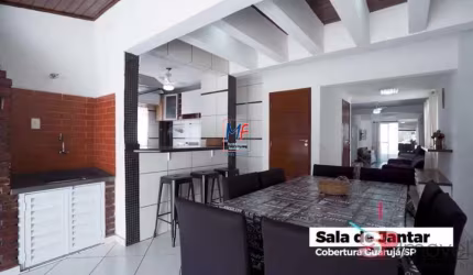Excelente cobertura no Guarujá/SP, 181m² a.u., 3 dormitórios (1 suíte), 2 salas, cozinha, churrasqueira, solarium, piscina privativa, 2 vagas (porteira fechada) (REF 19.990)