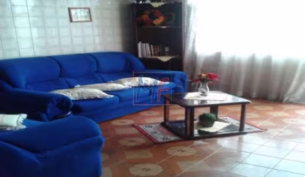 REF 1464 - Casa no Jd California próxima a  Delegacia , Colegio  e comercio local.
