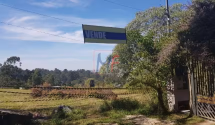 Excelente Terreno bem localizado, próximo a escolas , padarias,  com 4.704m²  de área , frente: 20 metros. Vale a pena conhecer - REF 3.784