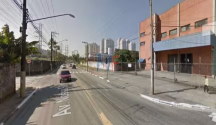 REF 7182 -  Terreno  de 3.332 m² e com predio coml a.c. 4.305 m2, 20vgs  - Limão.