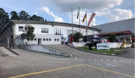 REF. 10.405 - Excelente Galpão em Jandira, com 10.000 m² terreno , 4.389 m² construida,  zoneamento ZI, bem localizado.
